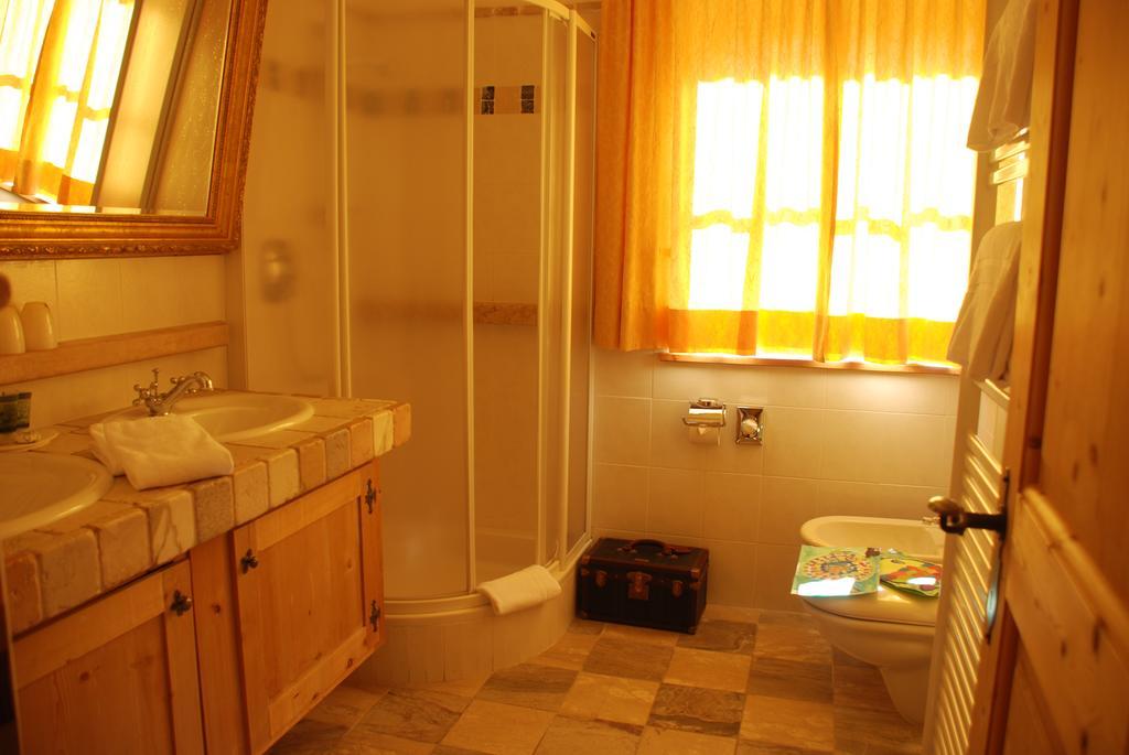 Piccolohotel Tempele Residence San Candido Bagian luar foto