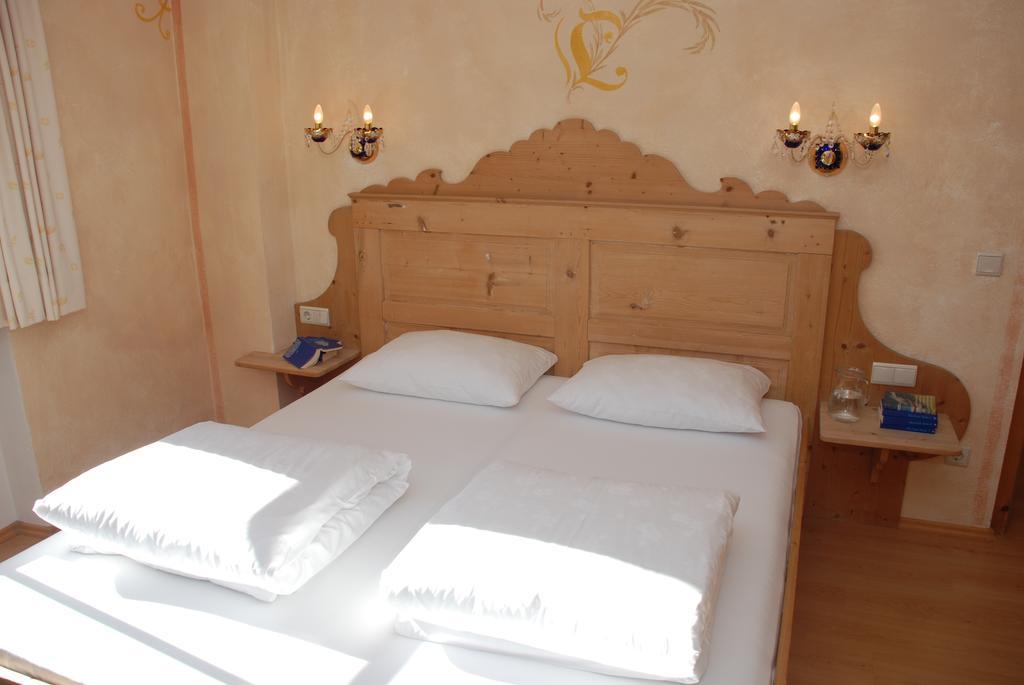 Piccolohotel Tempele Residence San Candido Bagian luar foto