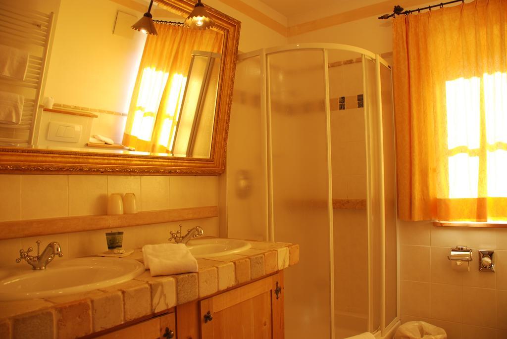 Piccolohotel Tempele Residence San Candido Bagian luar foto